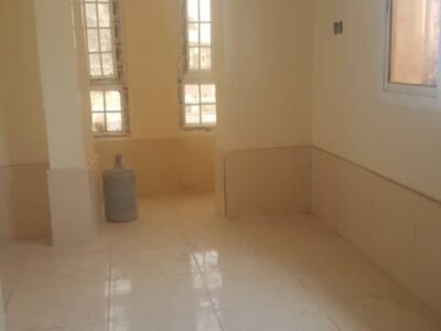 مبنى دورين كل دور شقة منفصلة للبيع في التوهي