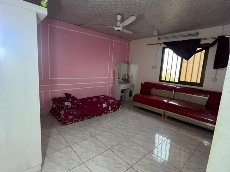 ملحق علوي للبيع مطلّ على البحر – عقد تمليك