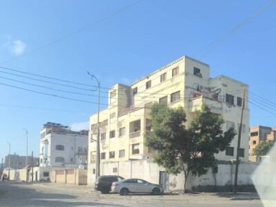 ملحق علوي للبيع مطلّ على البحر – عقد تمليك