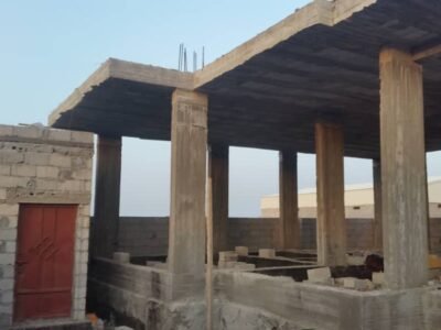 فيلا قيد الإنشاء مع حوش للبيع، تقع في جمعية الاستكشافات النفطية (جمعية سكنية رسمية).