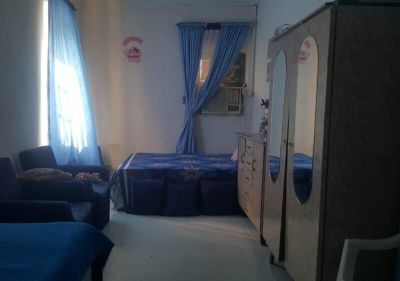 فيلا إنجليزية نادرة بحوش واسع – جولدمور التواهي